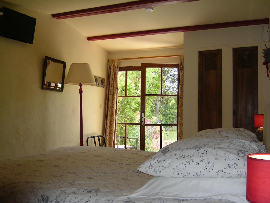 Mas La Provence Bed and Breakfast LʼIsle-sur-la-Sorgue Δωμάτιο φωτογραφία