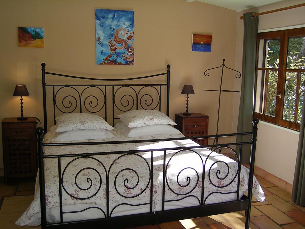 Mas La Provence Bed and Breakfast LʼIsle-sur-la-Sorgue Δωμάτιο φωτογραφία