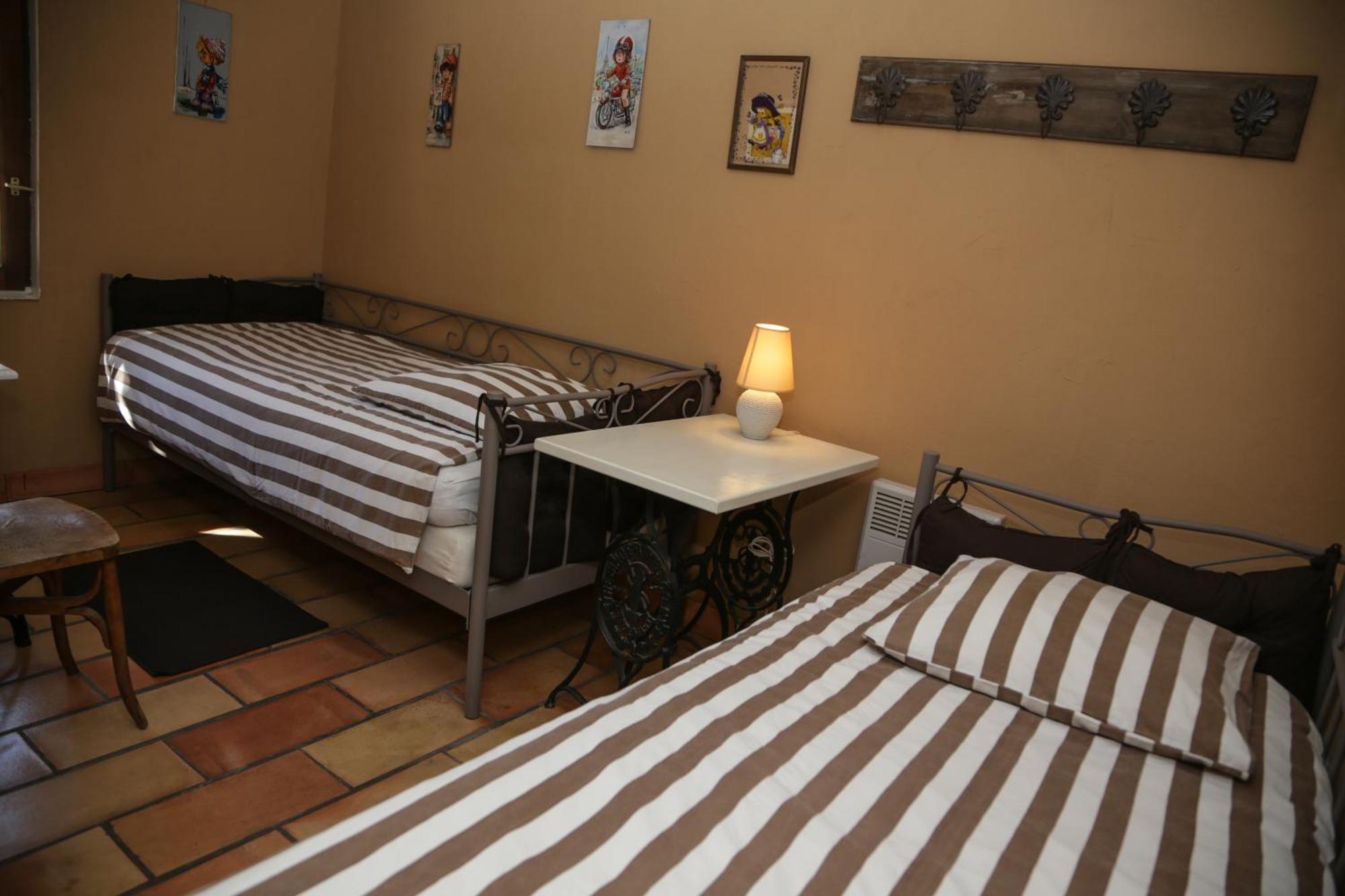 Mas La Provence Bed and Breakfast LʼIsle-sur-la-Sorgue Δωμάτιο φωτογραφία