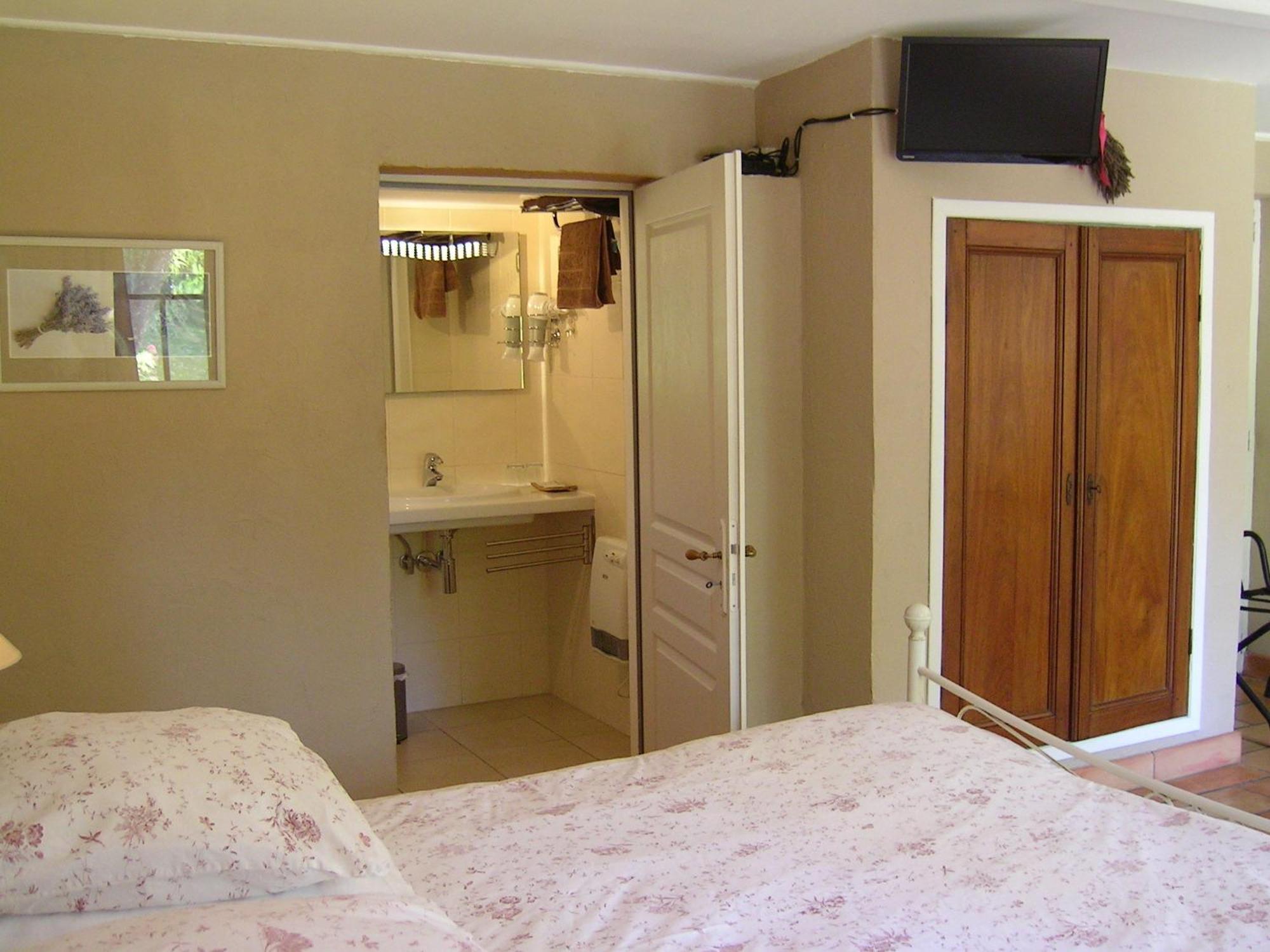 Mas La Provence Bed and Breakfast LʼIsle-sur-la-Sorgue Δωμάτιο φωτογραφία