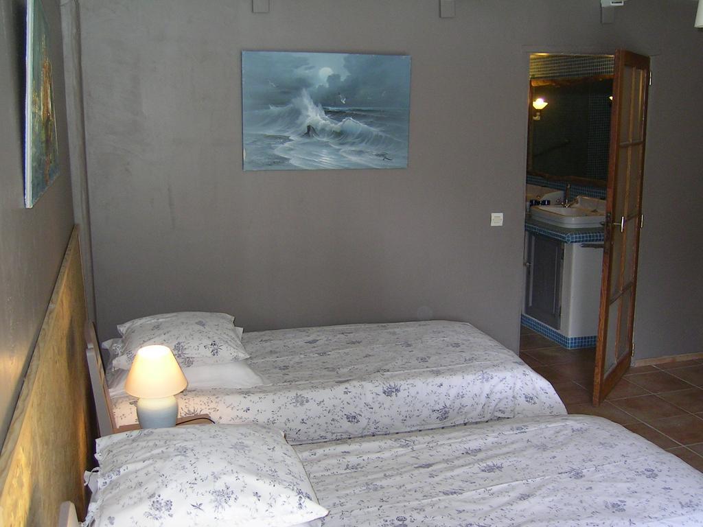 Mas La Provence Bed and Breakfast LʼIsle-sur-la-Sorgue Δωμάτιο φωτογραφία